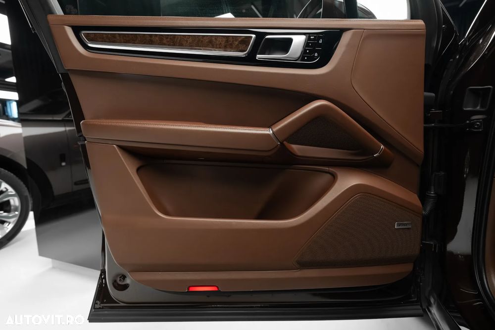 Porsche Cayenne - 10