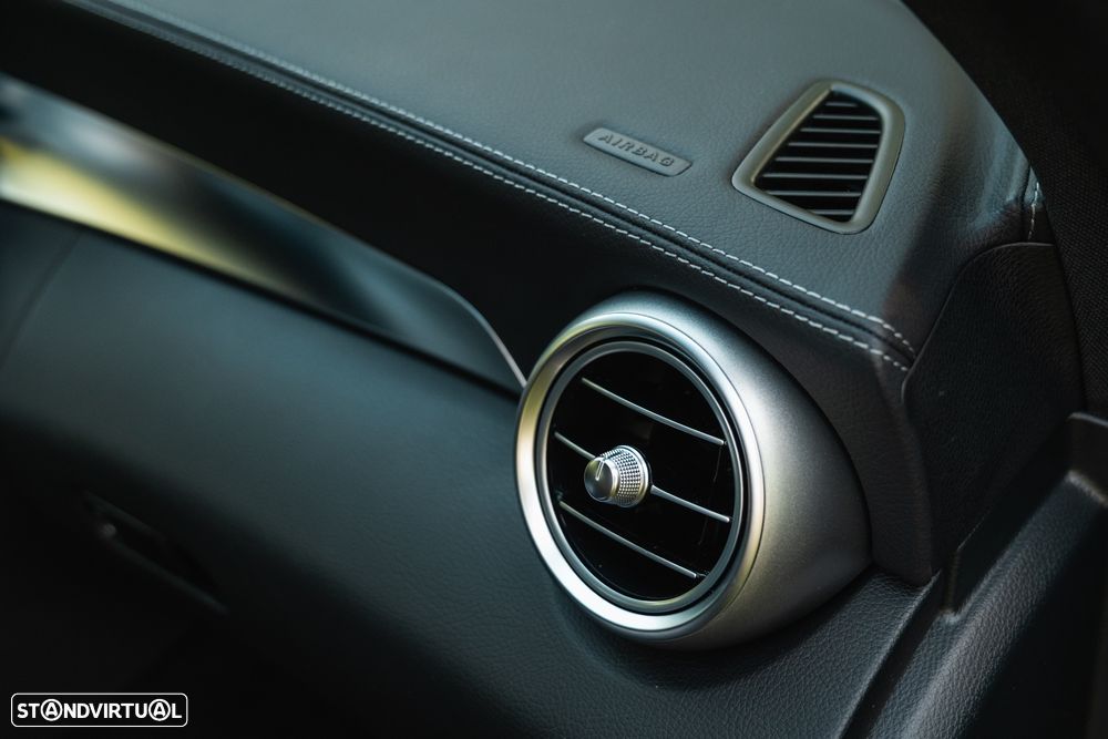 Mercedes-Benz C 300 de AMG Line - 21