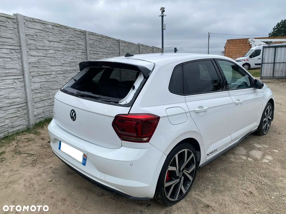 Volkswagen Polo 2.0 TSI DSG GTI - 25