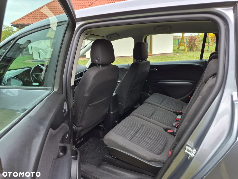 Opel Zafira - 9
