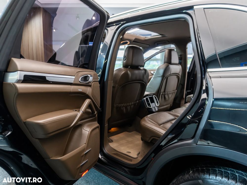 Porsche Cayenne Tiptronic S - 16