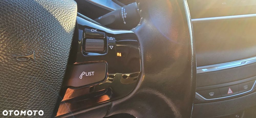 Peugeot 308 1.2 PureTech Allure S&S - 20