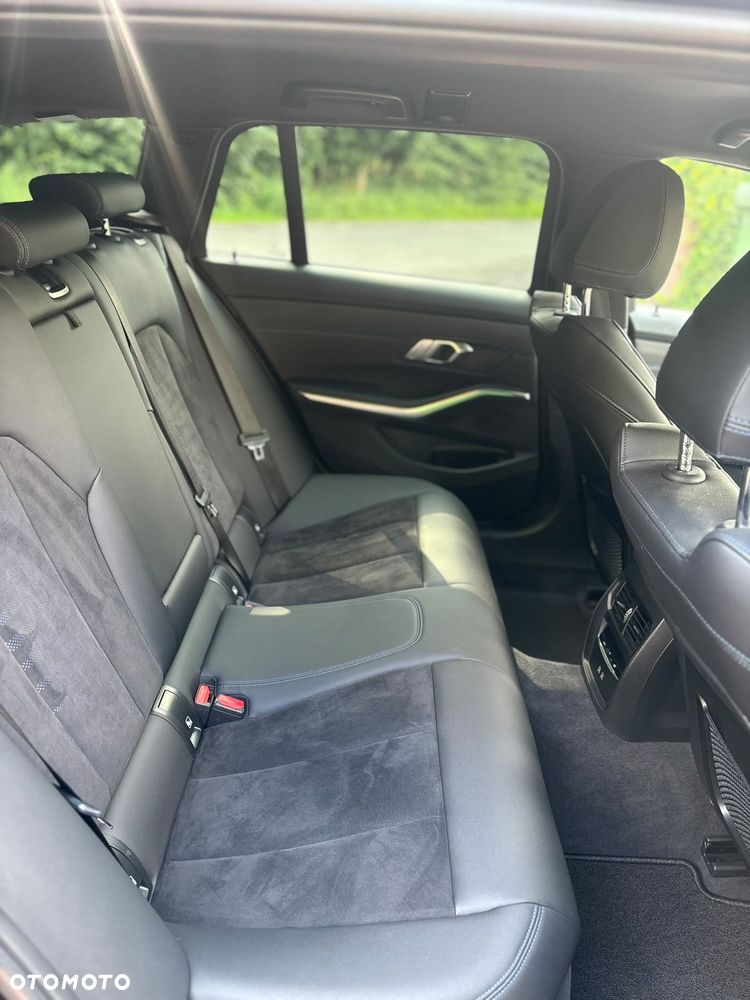 BMW Seria 3 318d mHEV M Sport - 22