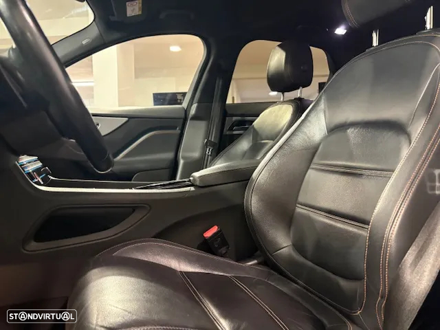 Jaguar F-Pace 20d AWD Aut. R-Sport - 24