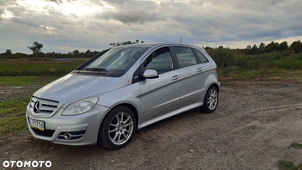 Mercedes-Benz Klasa B 160 BlueEff - 1