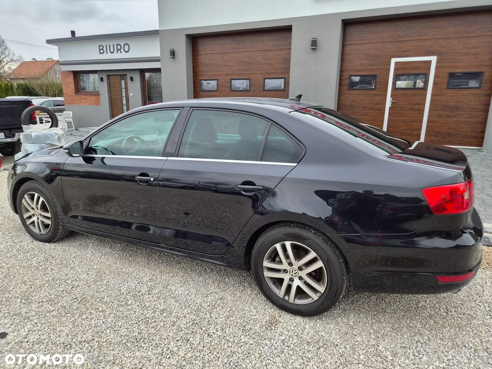 Volkswagen Jetta - 5