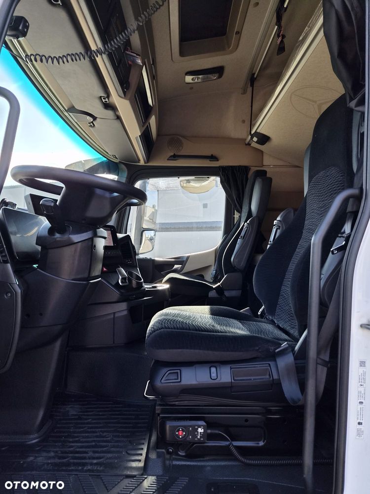 Mercedes-Benz ACTROS - 8