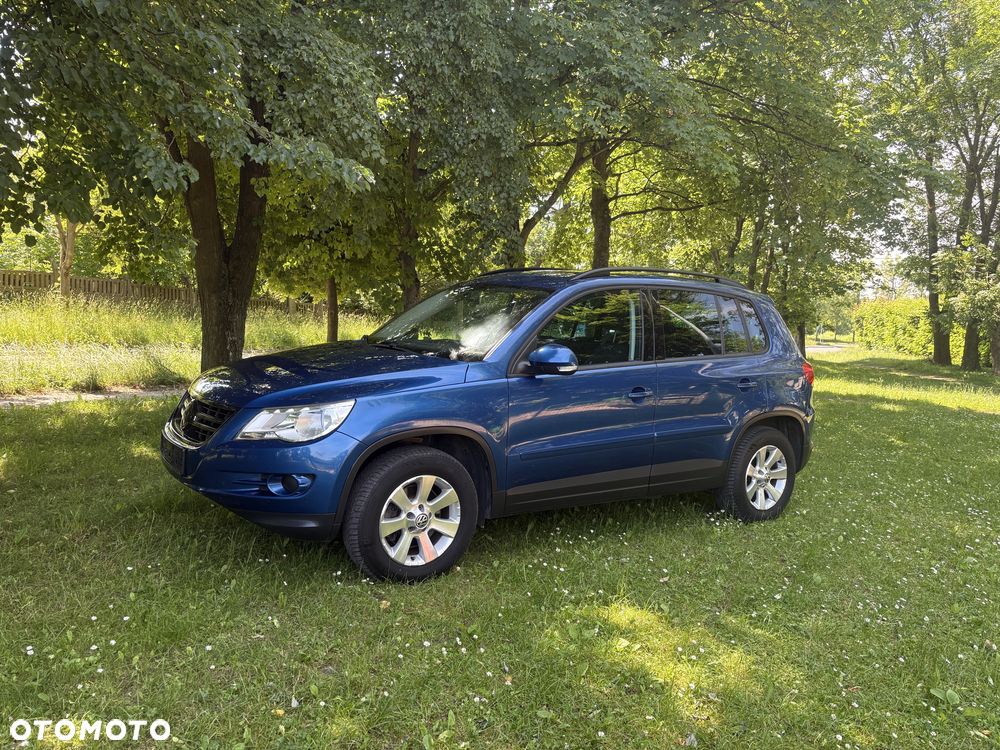 Volkswagen Tiguan - 1