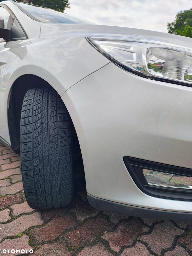 Ford Focus 1.5 TDCi SYNC Edition - 11