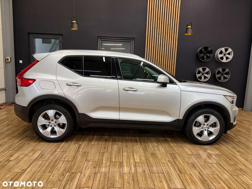 Volvo XC 40 D4 SCR AWD Momentum - 6