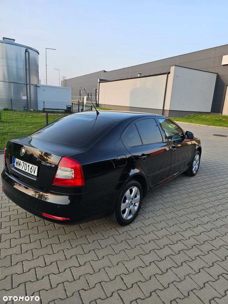 Skoda Octavia 1.6 Elegance - 11