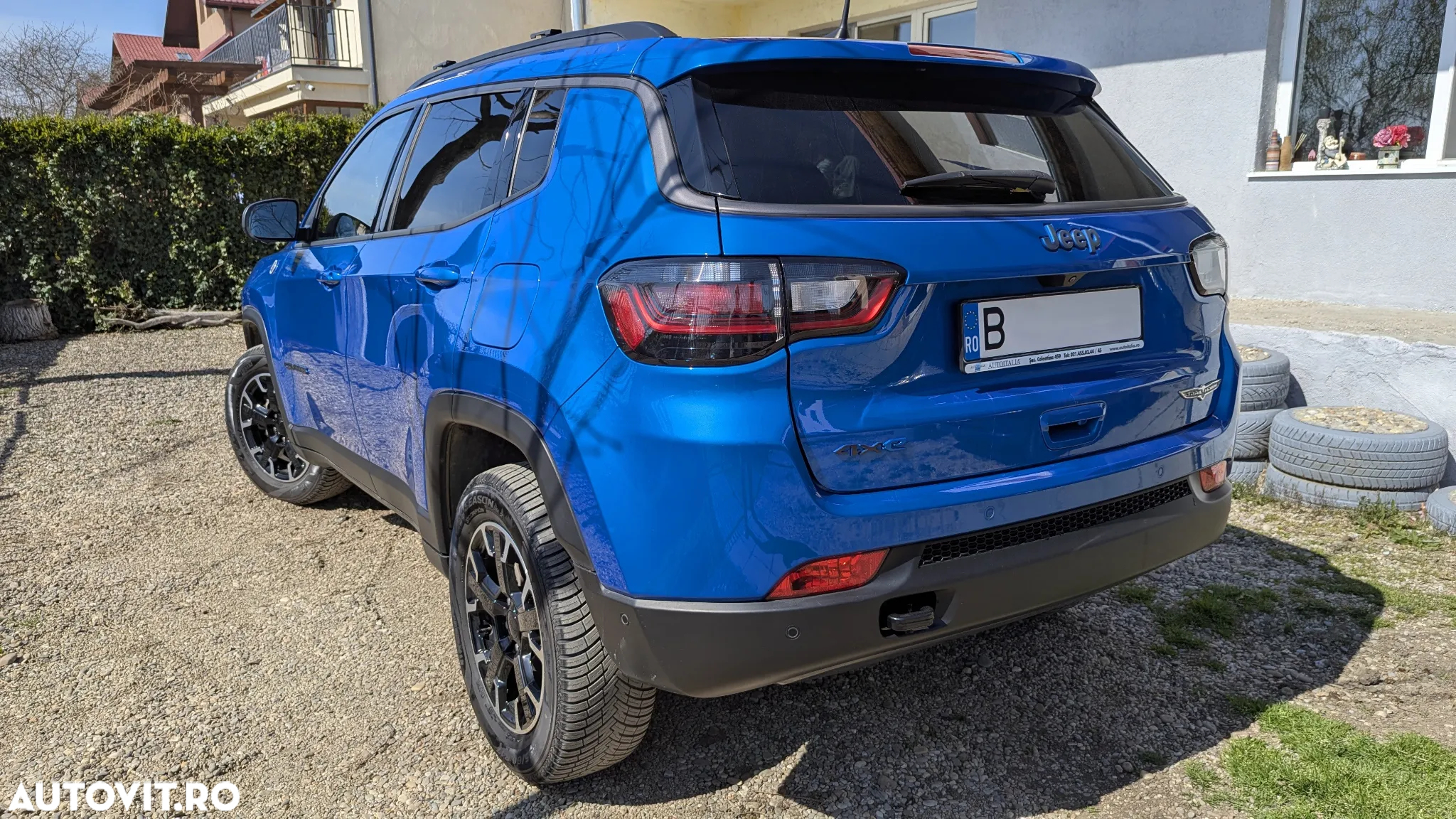 Jeep Compass 1.3T 4xe AT6 PHEV Trailhawk - 3