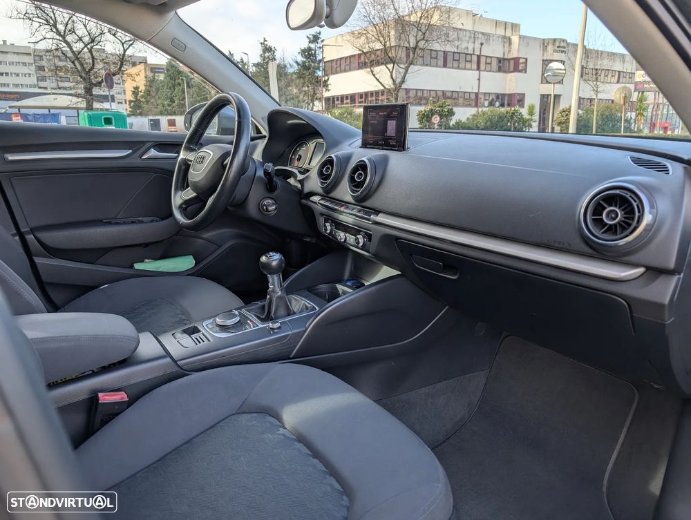 Audi A3 Sportback 1.6 TDI Attraction - 15