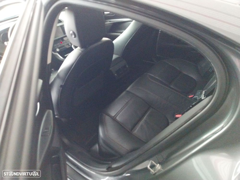 Jaguar XE 2.0 D R-Sport Aut. - 7