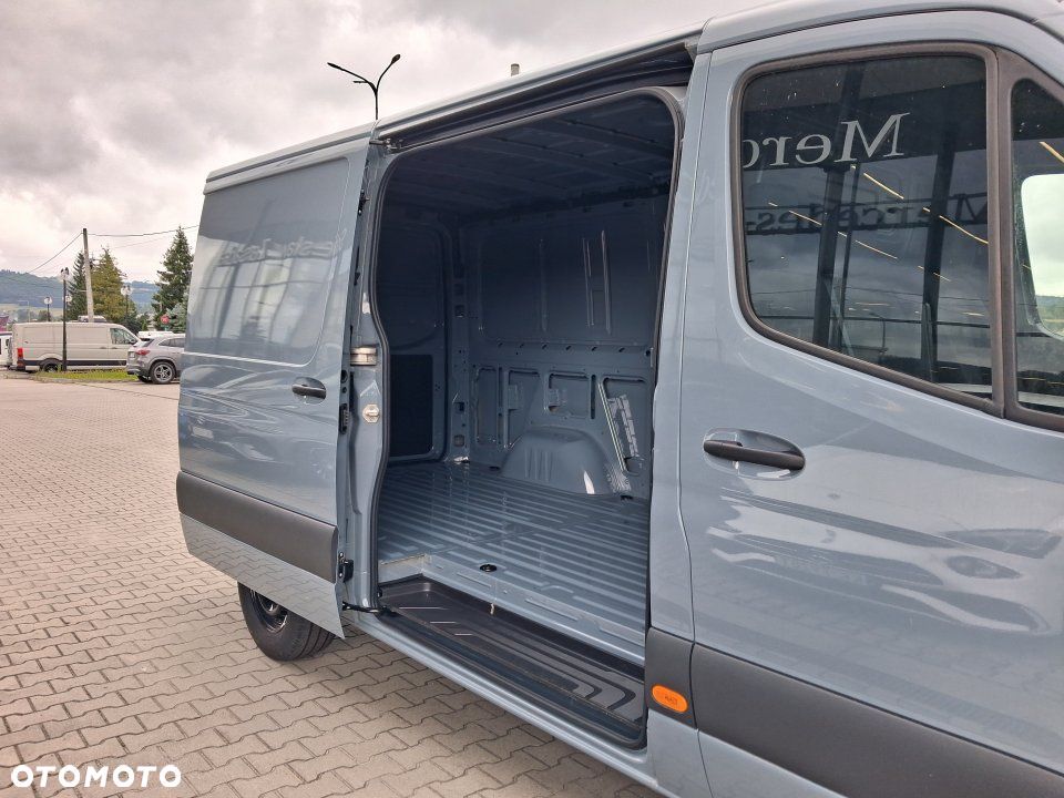 Mercedes-Benz Sprinter - 6