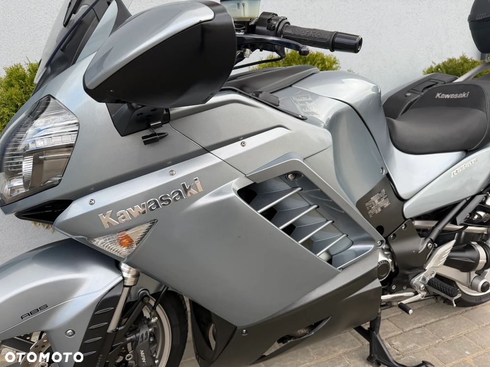 Kawasaki GTR - 31