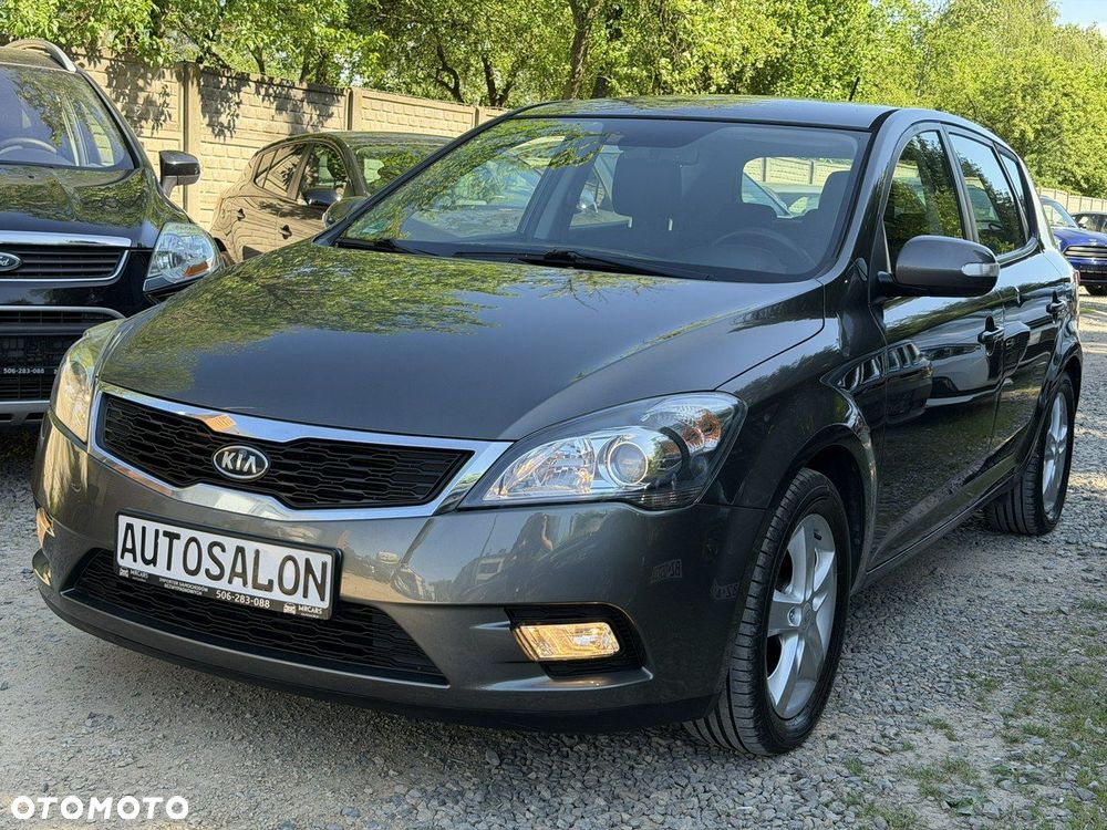 Kia Ceed - 4