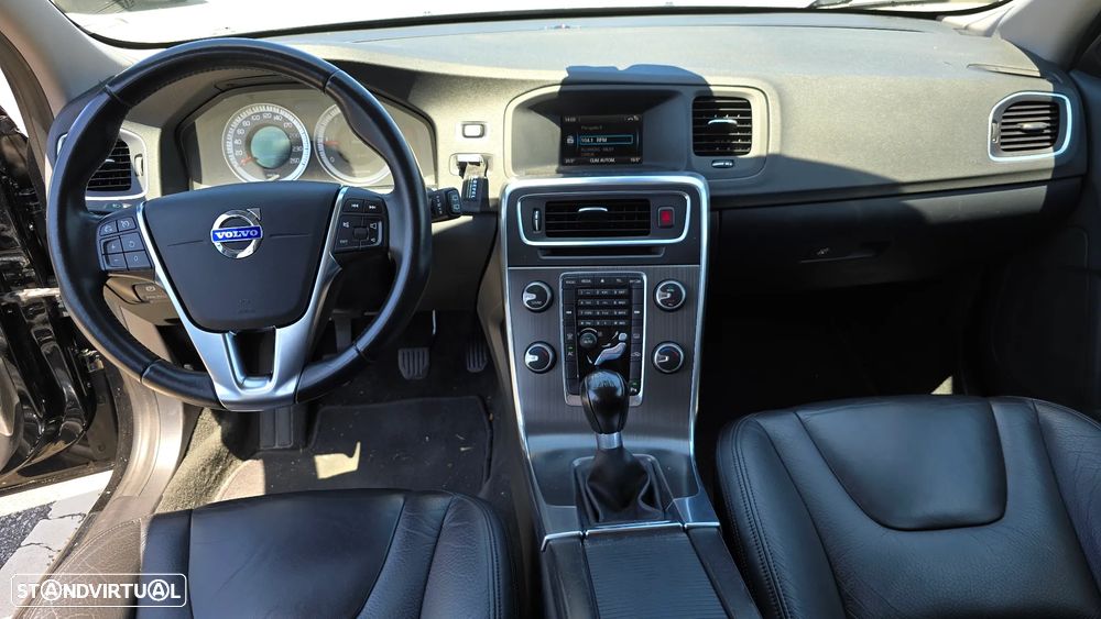 Volvo V60 2.0 D3 Momentum Start/Stop - 7