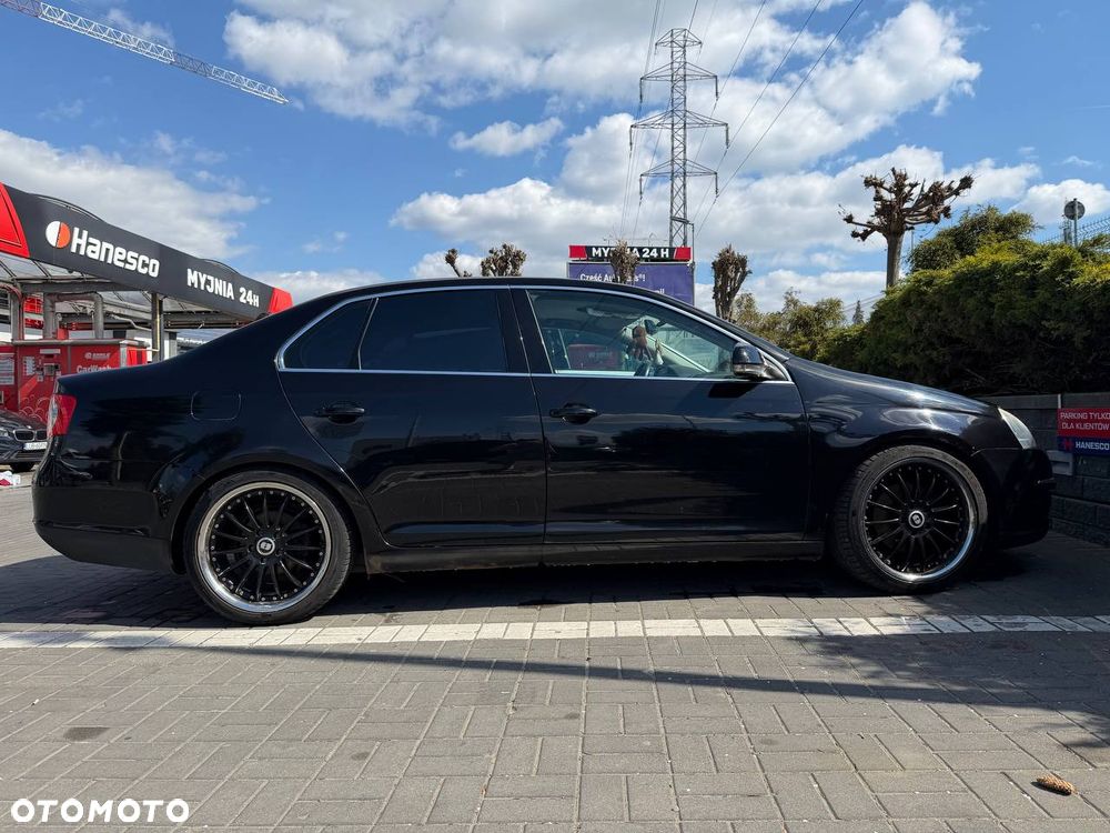 Volkswagen Jetta 2.0 FSI Comfortline - 26