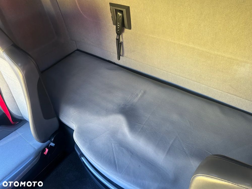 Renault T520 RETARDER / ALUFELGI ALCOA / KSENONY / FULL SPOJLERY / SILNIK 520 KM / PRODUKCJA 2015 ROK !! - 33