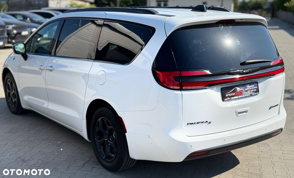 Chrysler Pacifica - 10