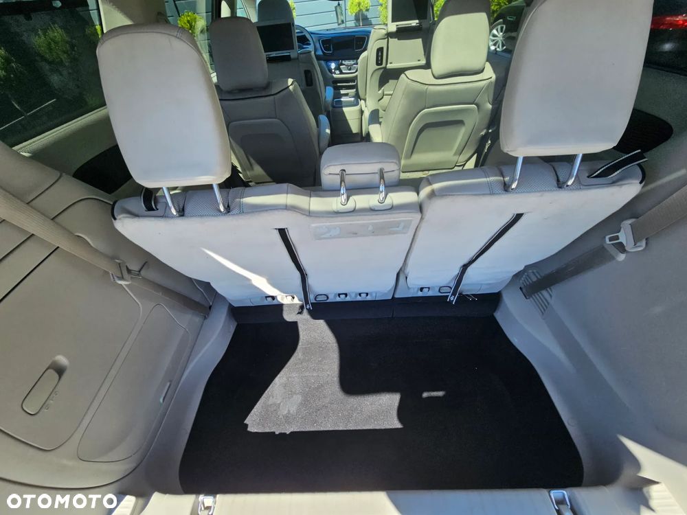 Chrysler Pacifica - 18