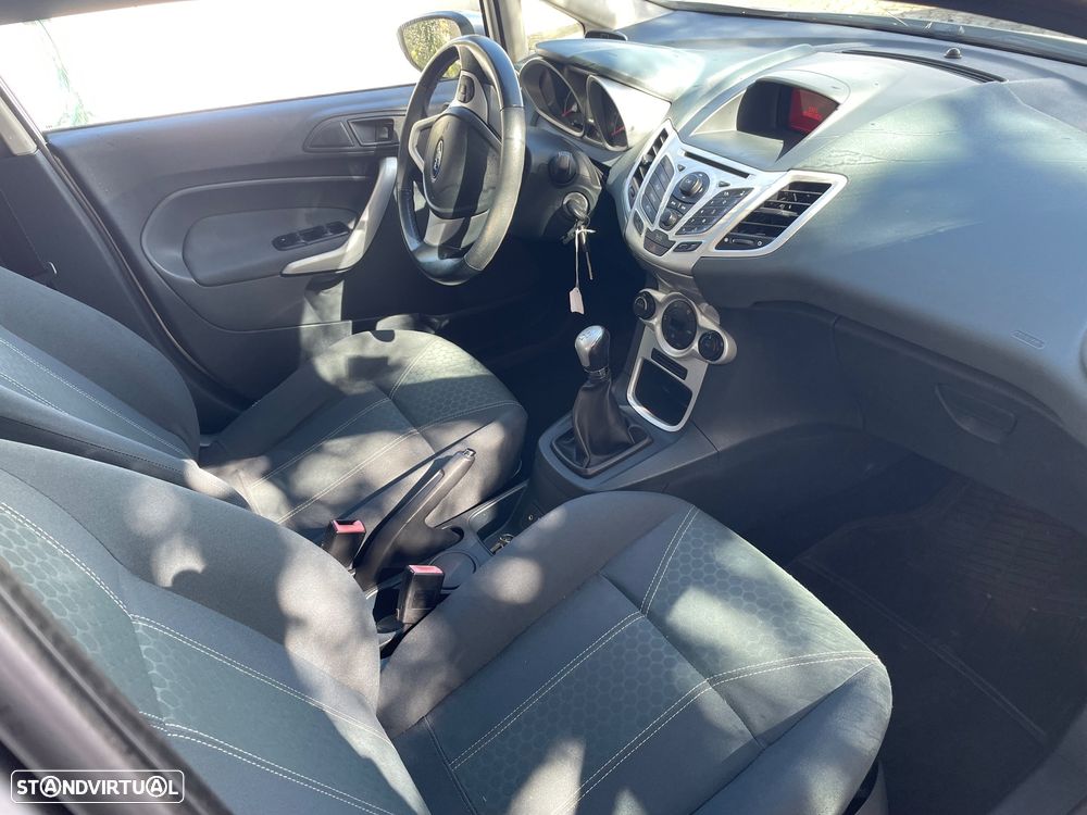 Ford Fiesta 1.25 Titanium - 24