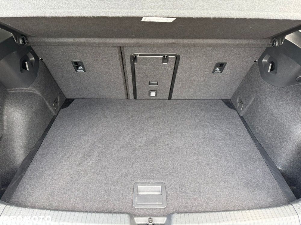 Volkswagen Golf 1.5 eTSI mHEV Life DSG - 30