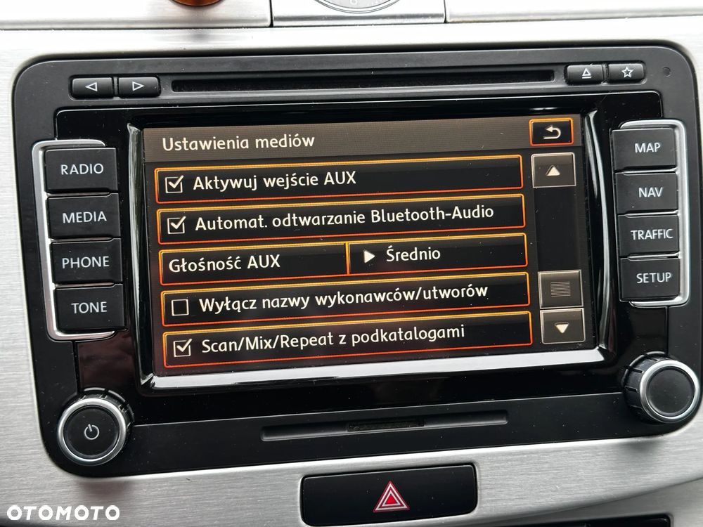 Volkswagen Passat 2.0 TDI DSG BlueMotion Technology Highline - 24