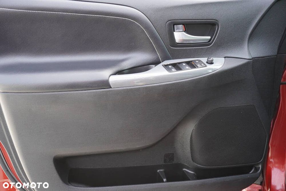 Toyota Sienna - 17