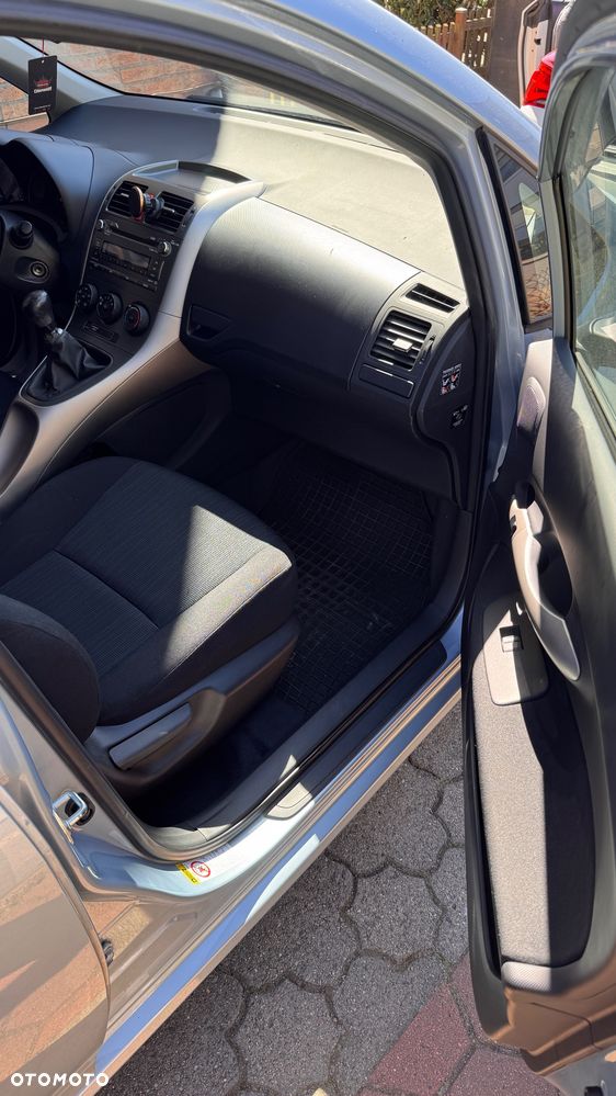 Toyota Auris 1.4 VVT-i - 11