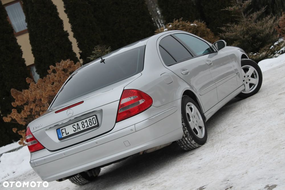Mercedes-Benz Klasa E 240 4Matic Avantgarde - 14
