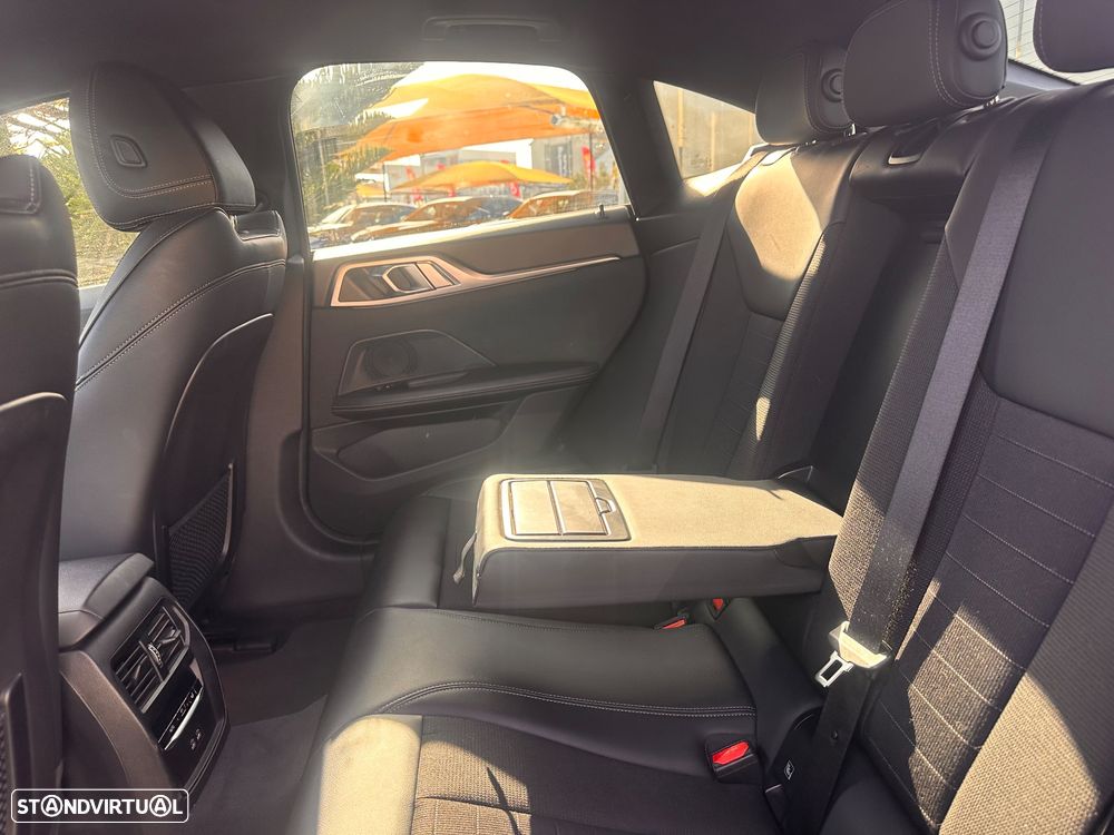 BMW i4 eDrive40 - 41