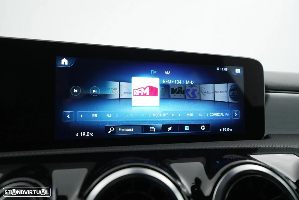 Mercedes-Benz A 200 Limousine AMG Line - 16