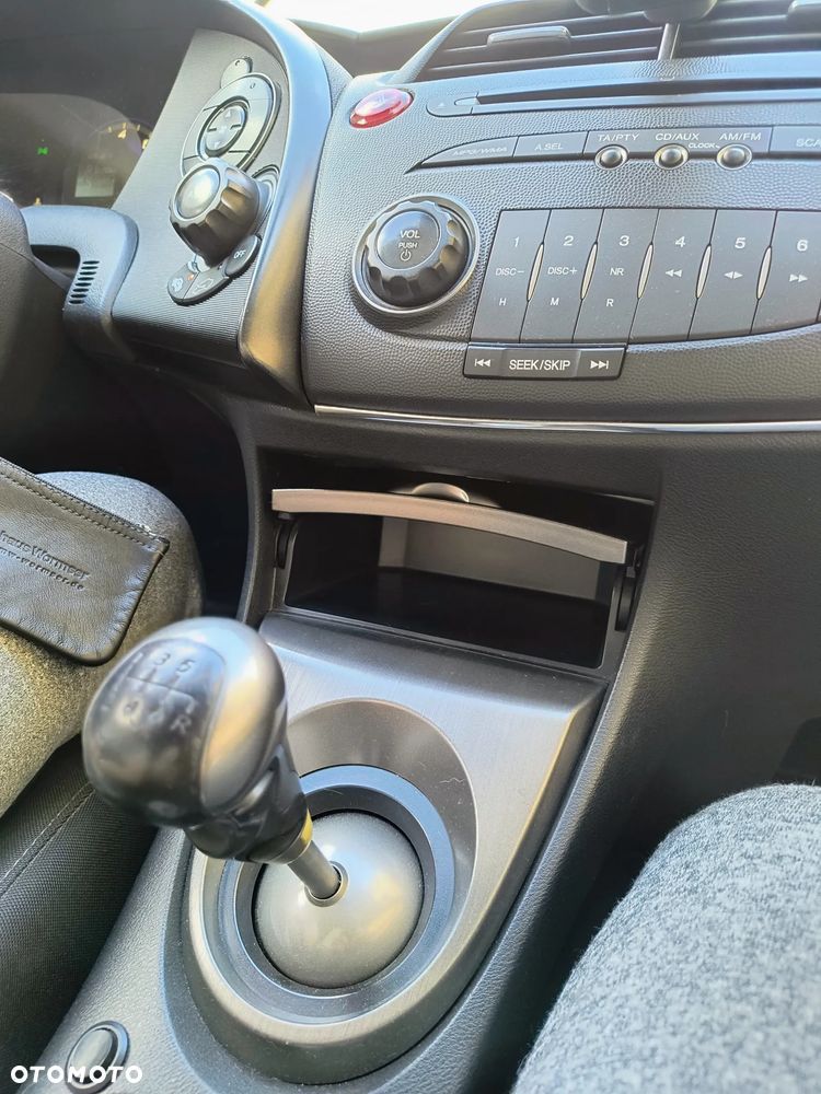 Honda Civic 1.8i-VTEC Sport - 33