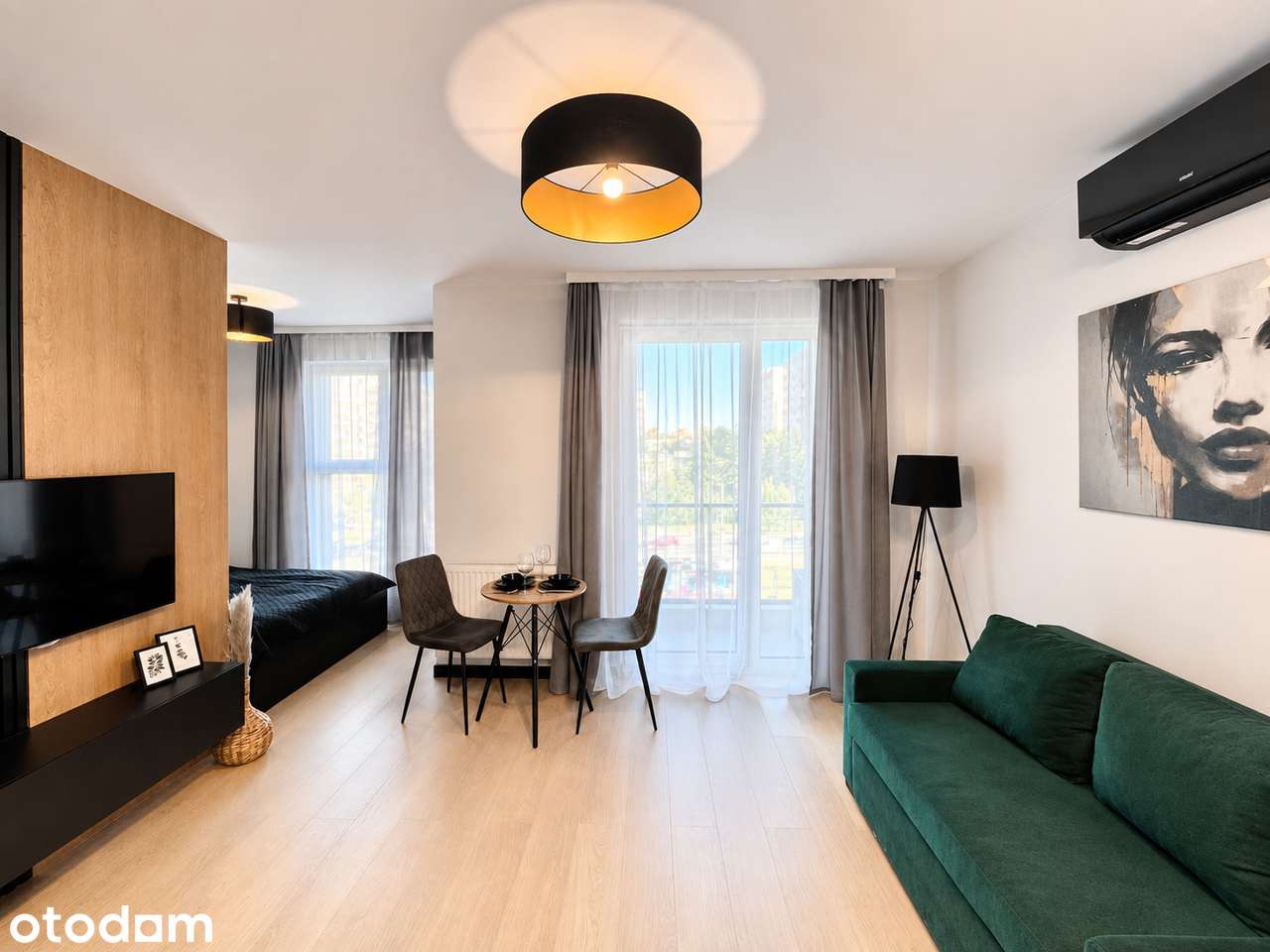 Stare Miasto | Kawalerka 34 m² z sypialnią | Balkon + Klimatyzacja