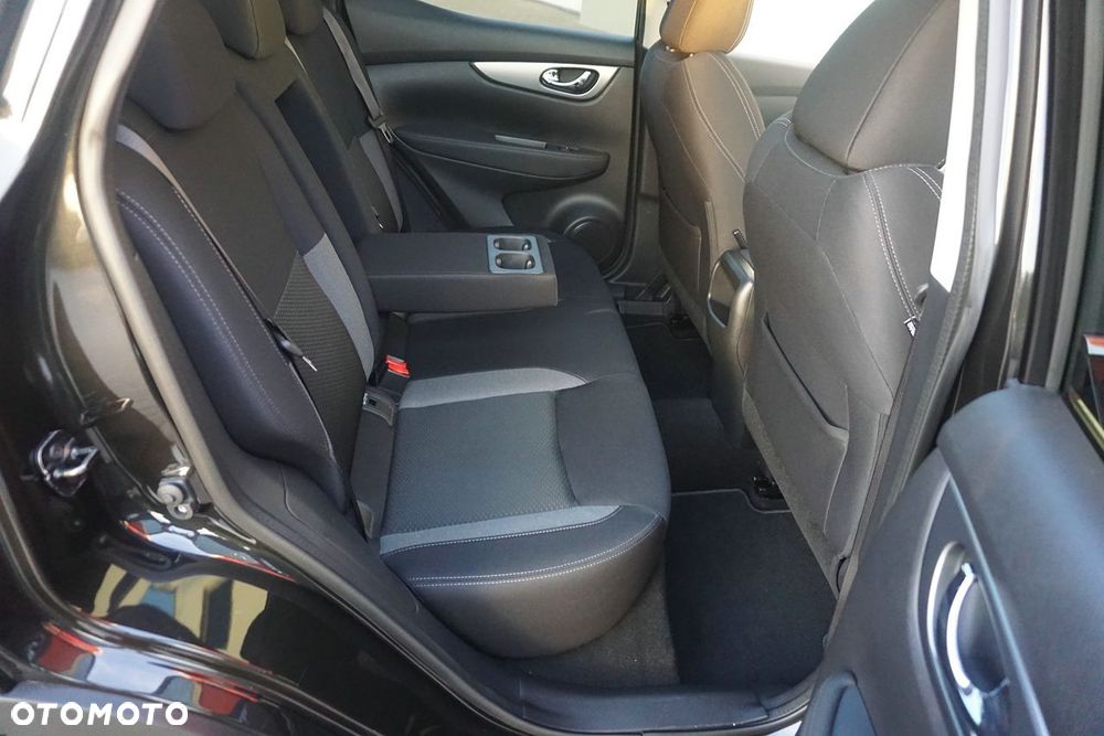 Nissan Qashqai 1.3 DIG-T N-Connecta - 25