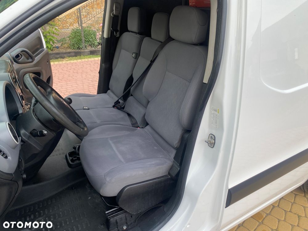 Peugeot PARTNER 1.6HDI 3-osobowy zakupiony w slonie w Rzeszowie - 29