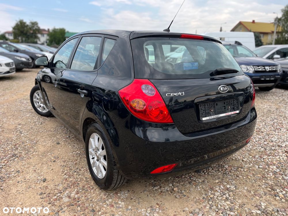 Kia Ceed 1.4 CVVT Attract - 35