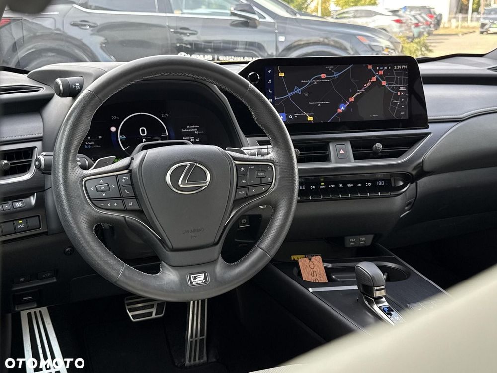 Lexus UX - 24