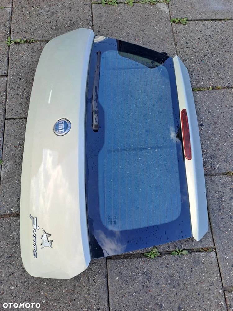Fiat Grande Punto kompletna klapa bagażnika kod lakieru 783/A bez korozji  i inne - 2