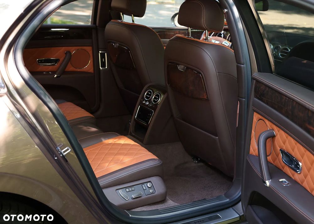Bentley Flying Spur V8 S - 9