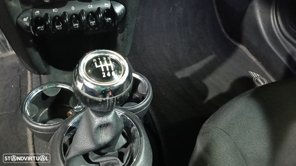 MINI 3 Portas Cooper D - 16