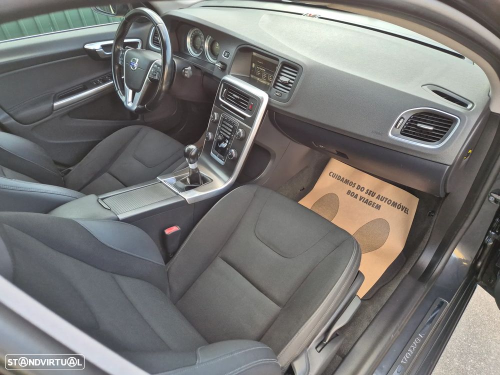 Volvo V60 1.6 D2 Momentum Eco - 13