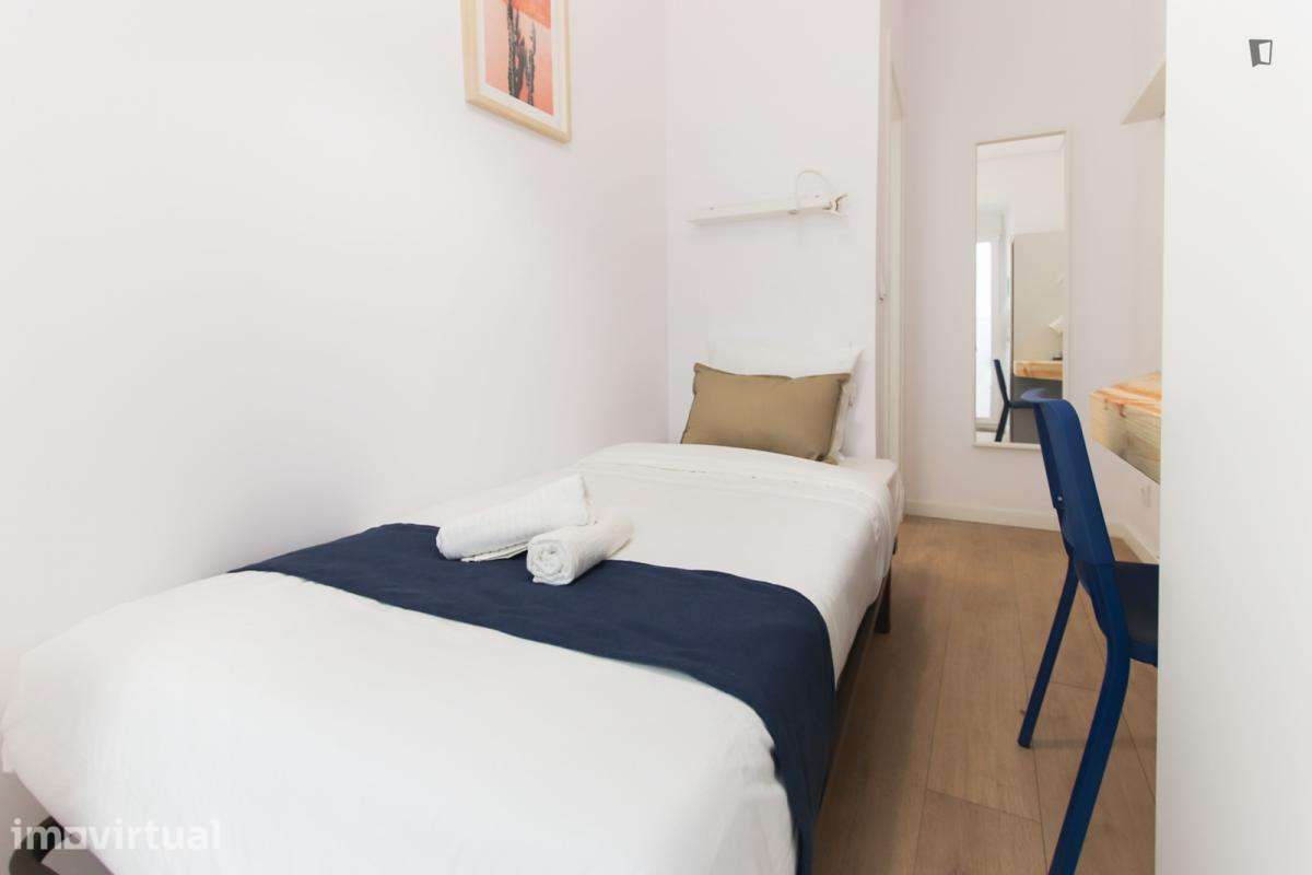 Quarto - localizado em Alameda Lisbon - Grande imagem: 3/13
