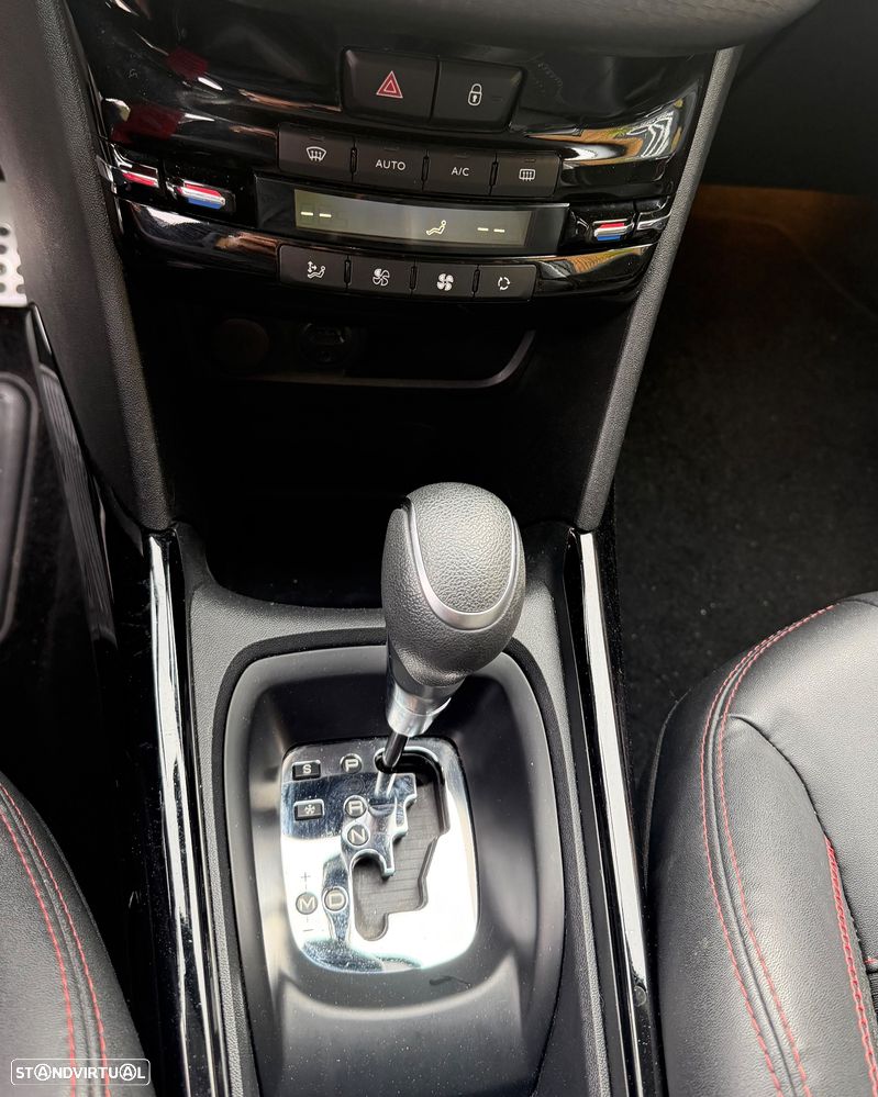 Peugeot 2008 1.2 PureTech GT Line EAT6 - 26