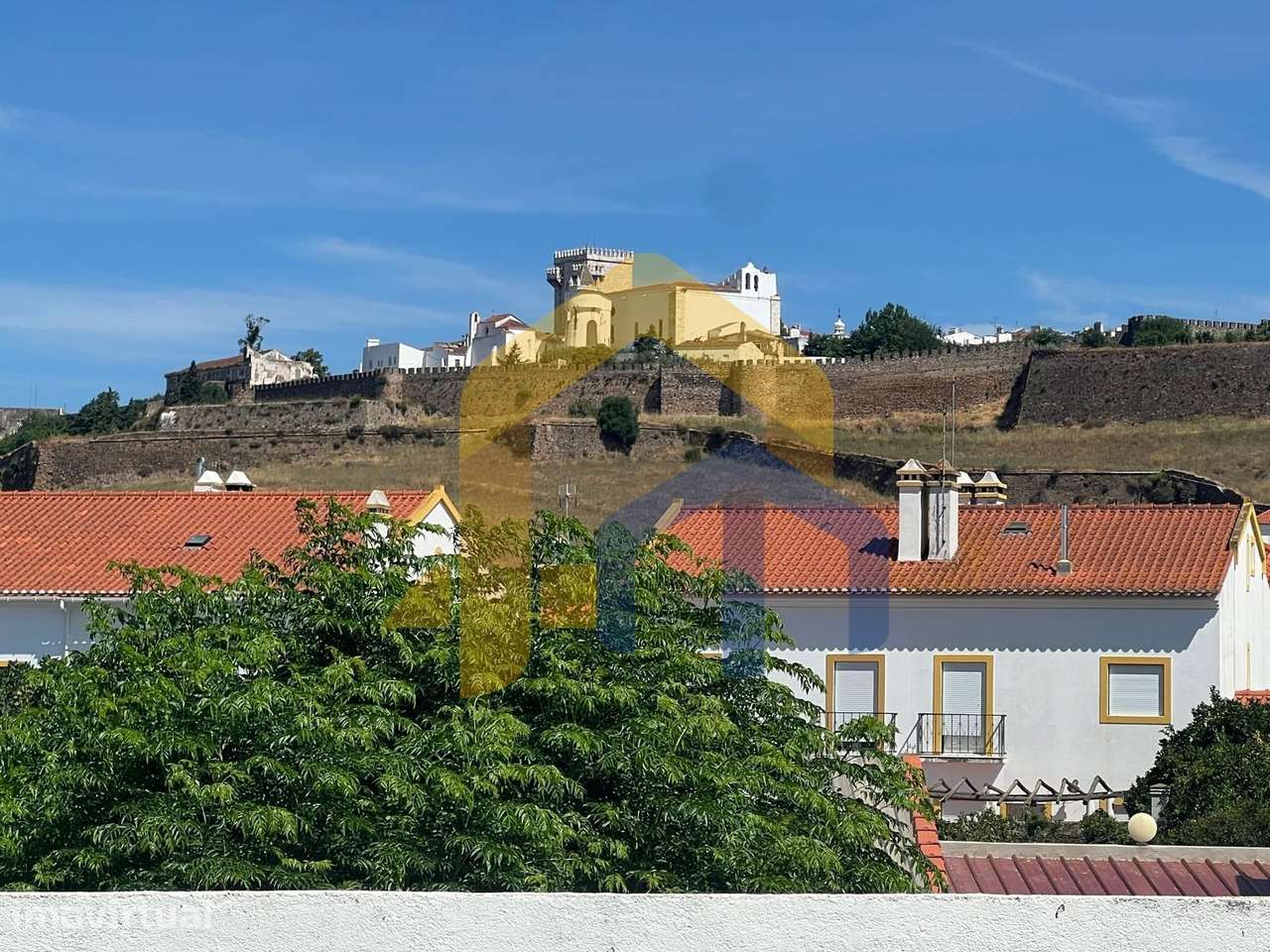 Moradia T4, no centro de Estremoz com quintal - Grande imagem: 3/58