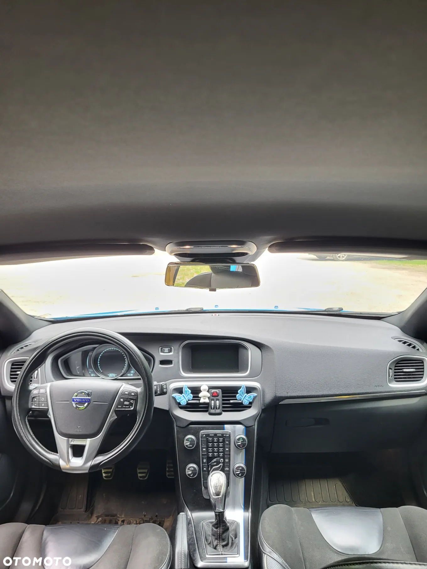 Volvo V40 D2 R-Design - 12