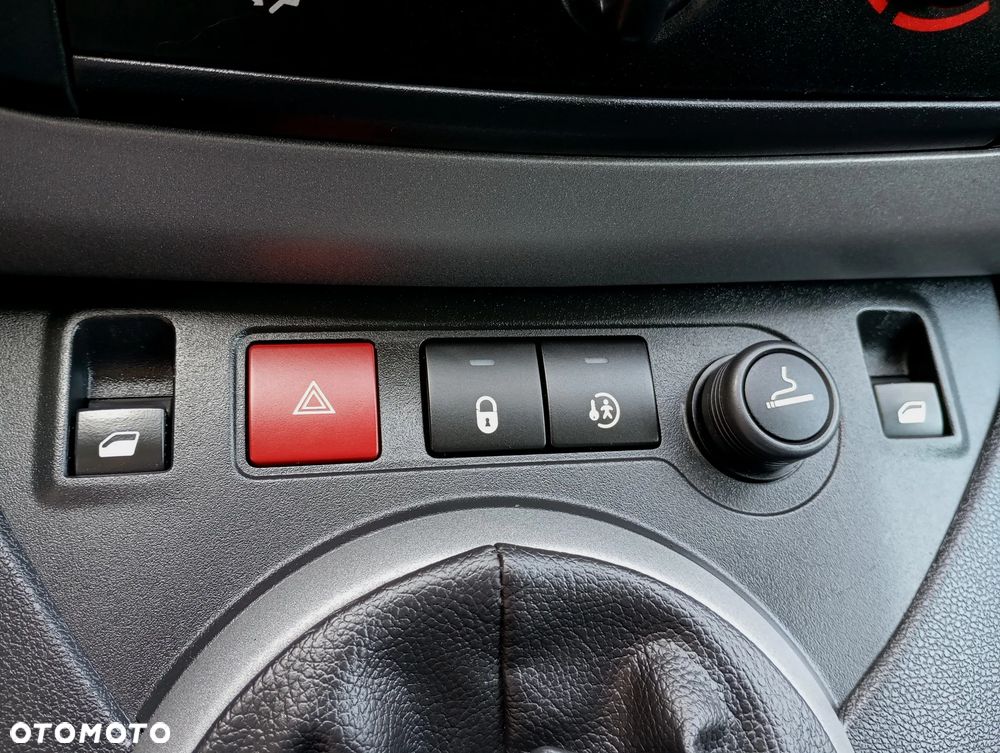Peugeot Partner BlueHDi 100 Stop&Start Allure - 24