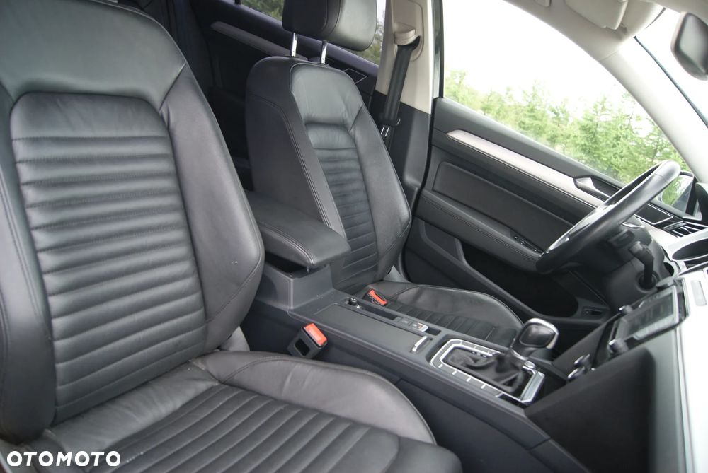 Volkswagen Passat 2.0 TDI (BlueMotion Technology) DSG Highline - 20